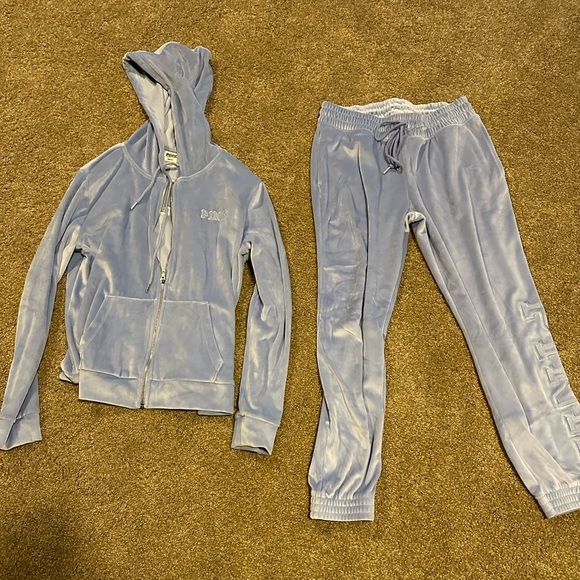 Victoria’s Secret lounge set; never been worn; size medium - Picture 3 of 5